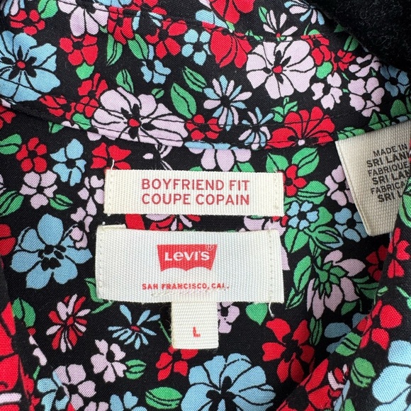NWT Levi’s Black, Red, Blue and Pink Floral Shirt - Picture 2 of 4